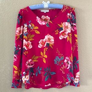 LOFT Romantic floral red blouse, Sz Large, V-neck, elastic at wrist. So pretty!